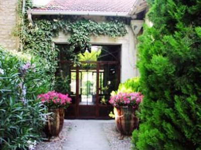 Hotel Sous Les Figuiers - Piscine, Parking, Centre Saint-Rémy-de-Provence