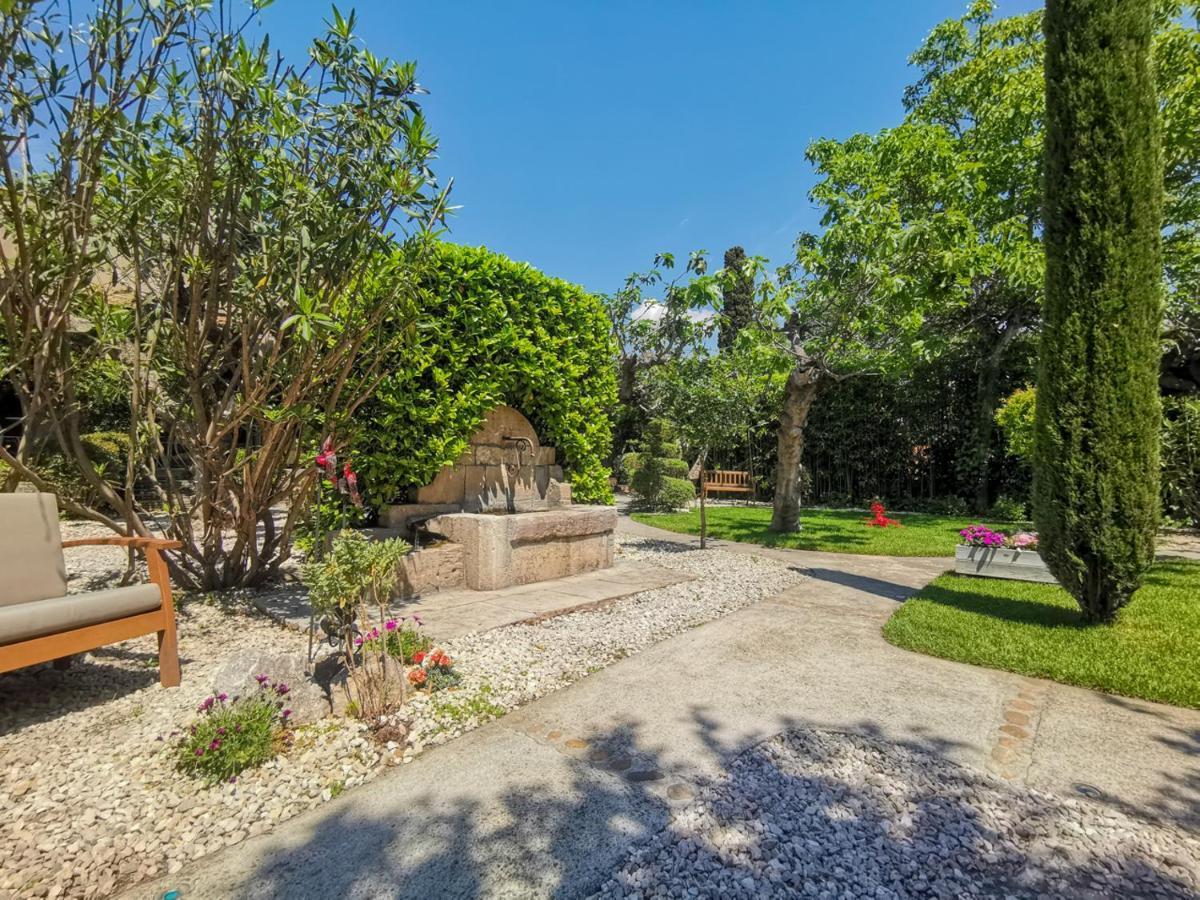 Sous Les Figuiers - Piscine, Parking, Centre 3*
