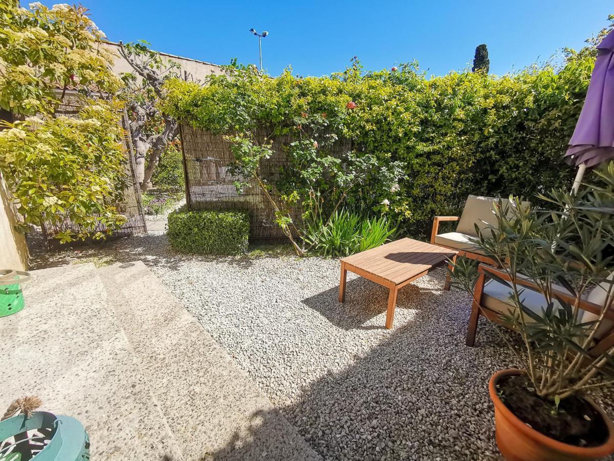 Hotel Sous Les Figuiers - Piscine, Parking, Centre