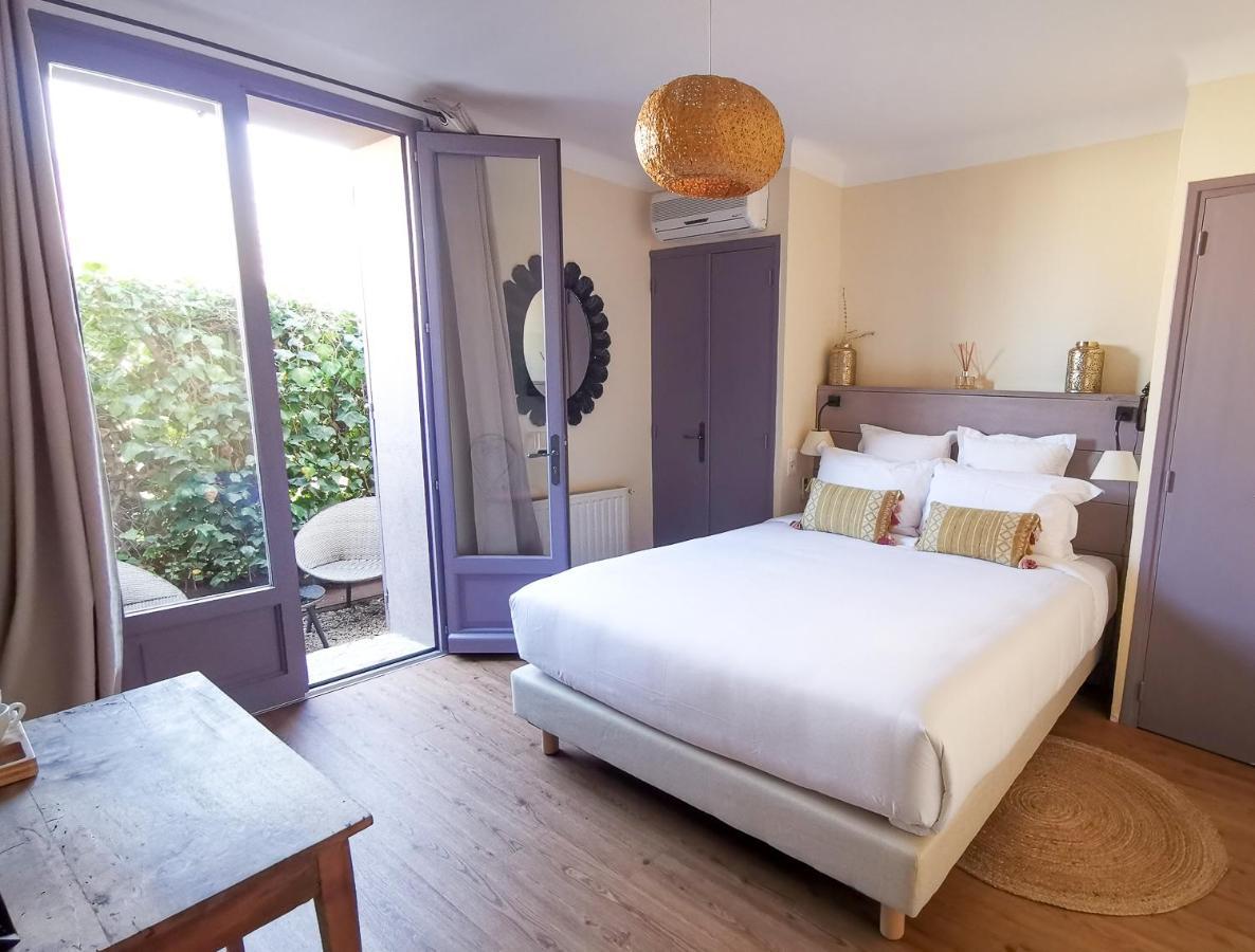 Sous Les Figuiers - Piscine, Parking, Centre Hotel 3*