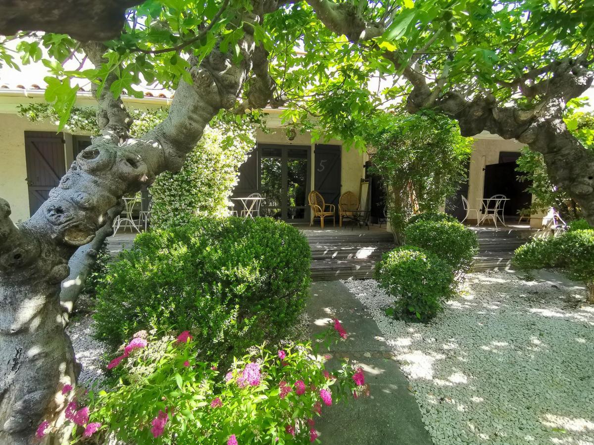 Hotel Sous Les Figuiers - Piscine, Parking, Centre